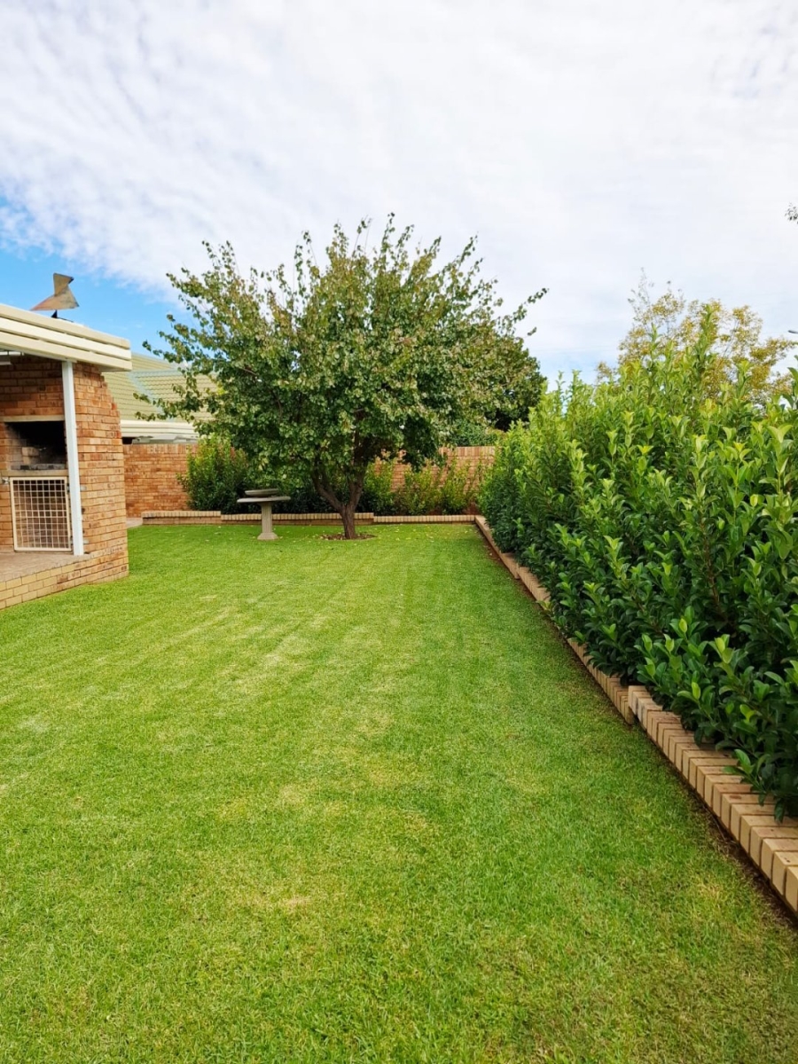 3 Bedroom Property for Sale in Langenhovenpark Free State